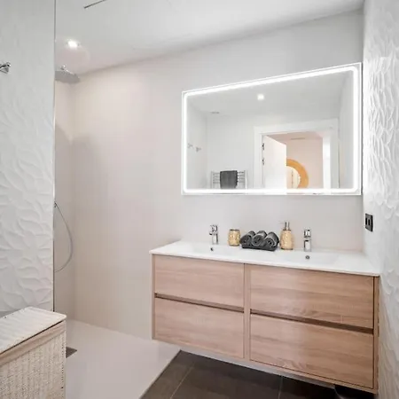 Apartment Puerto Banus Luxurious In The Heart Of The Port